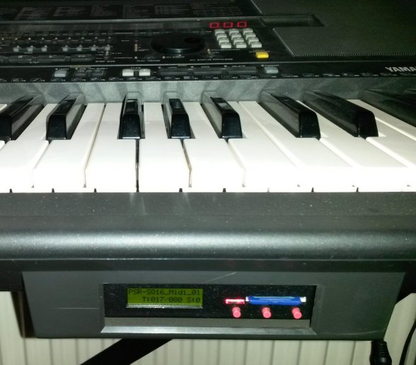HxC Floppy Emulator Rev. F working in a Yamaha PSR-SQ16